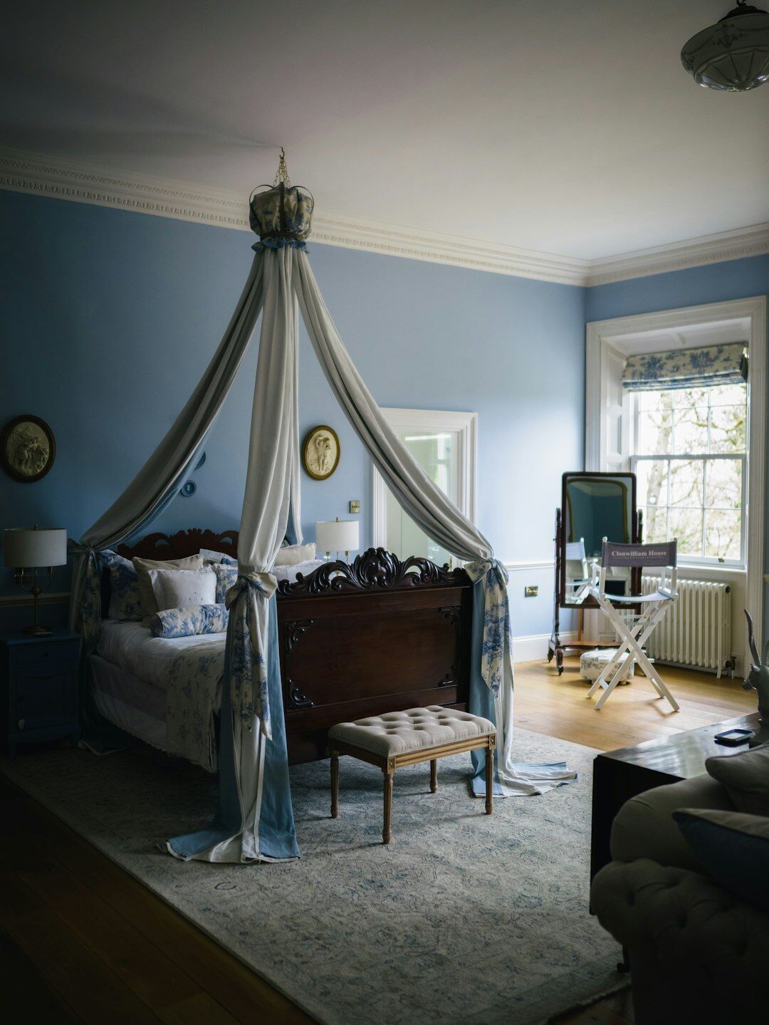 celebrity bedroom with canopy bed